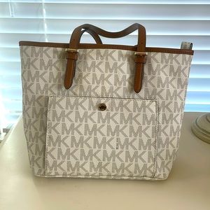 Michael Kors Handbag. New never used.